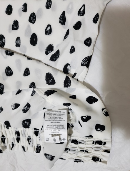 Reitmans raindrop patterned 3/4 blouse with smocking - Picture 8 of 8